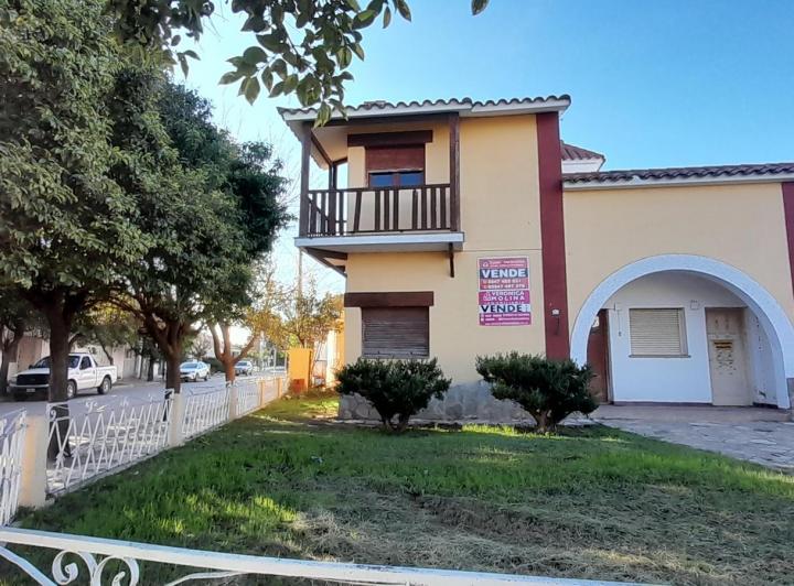 Casa · 391m² · 3 Dormitorios · 1 Cochera