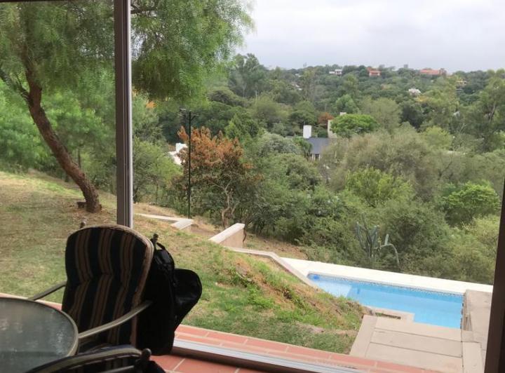 Casa · 400m² · 6 Ambientes · 2 Cocheras