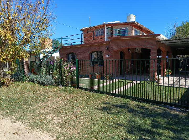 Casa · 206m² · 7 Ambientes · 2 Cocheras