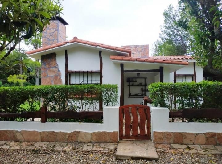 Casa · 200m² · 4 Ambientes · 1 Cochera