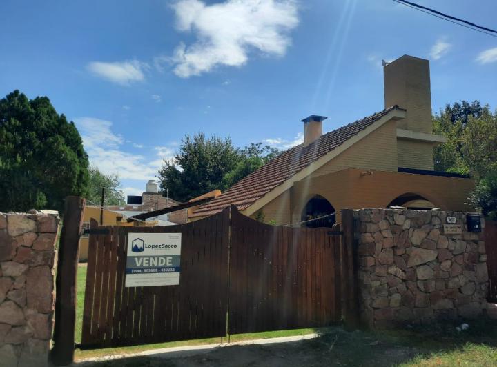 Casa · 170m² · 5 Ambientes · 1 Cochera