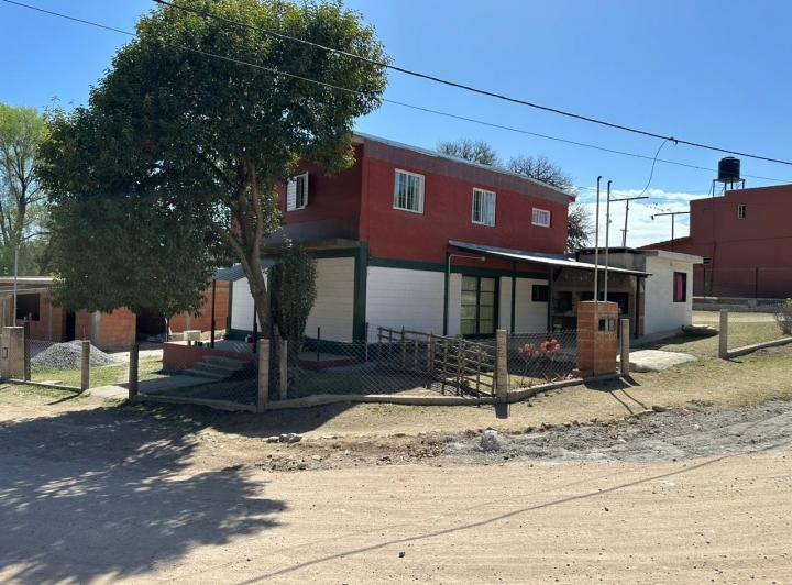Casa · 169m² · 10 Ambientes · 1 Cochera