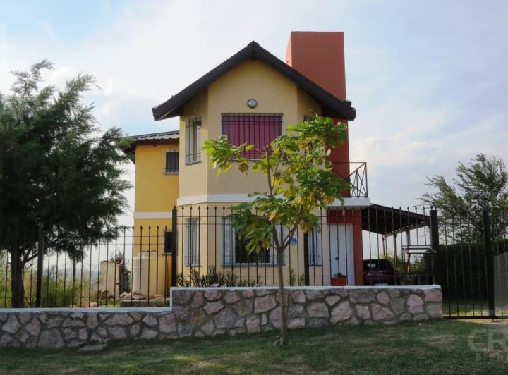 Casa · 588m² · 4 Ambientes