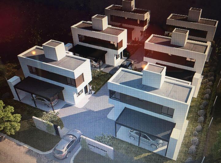 Casa · 95m² · 3 Ambientes · 2 Cocheras