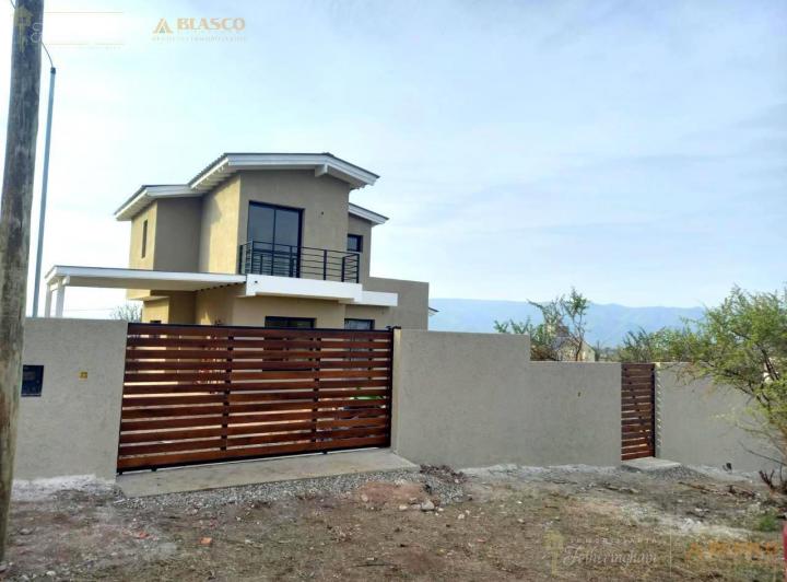 Casa · 493m² · 3 Ambientes · 1 Cochera