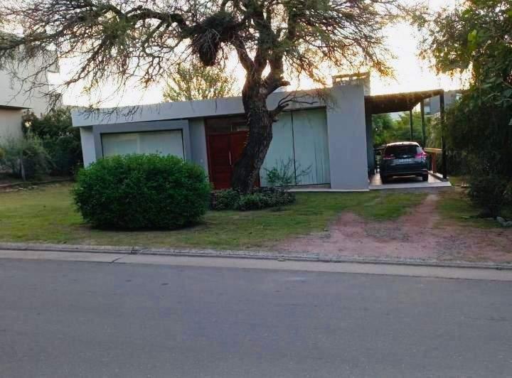 Casa · 223m² · 3 Ambientes