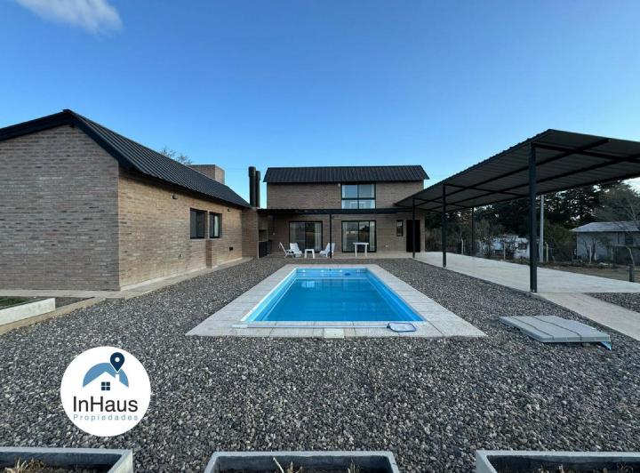 Casa · 1171m²