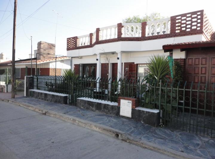 Casa · 124m² · 5 Ambientes · 2 Cocheras