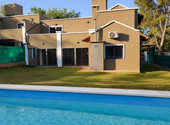 Casa · 200m² · 4 Ambientes