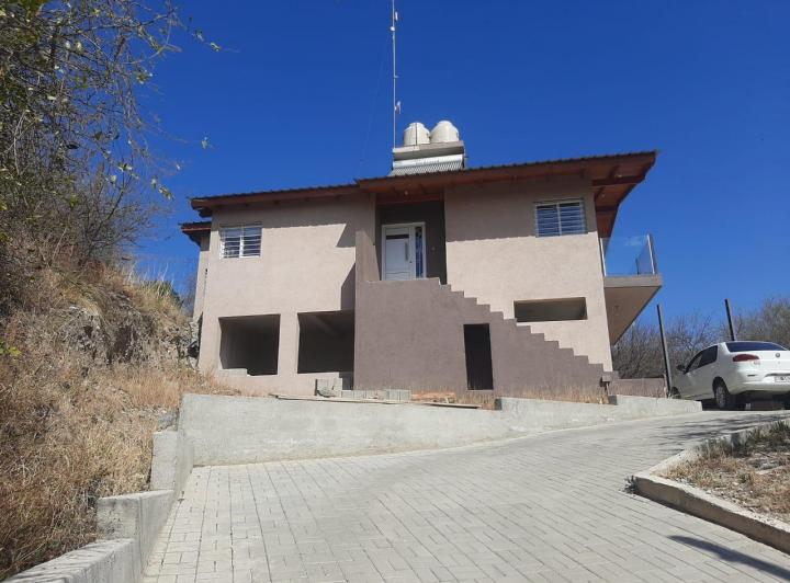 Casa · 168m² · 2 Ambientes · 1 Cochera