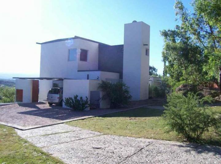 Casa · 200m² · 4 Ambientes