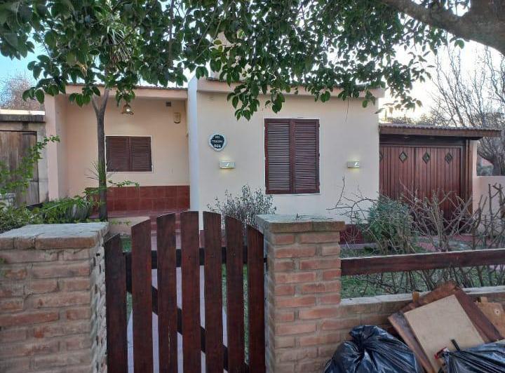 Casa · 80m² · 4 Ambientes · 2 Cocheras