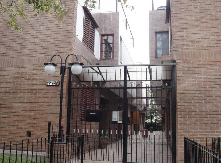 Casa · 80m² · 4 Ambientes · 1 Cochera
