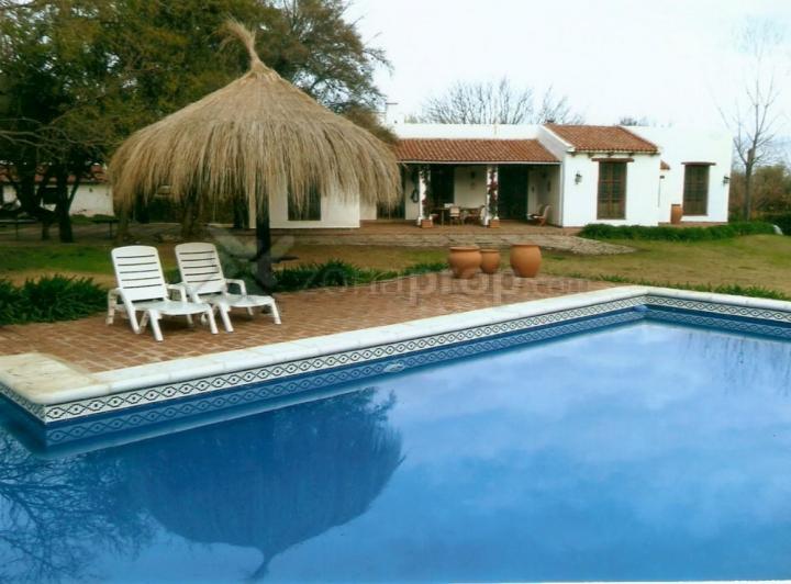 Casa · 430m² · 4 Dormitorios · 2 Cocheras