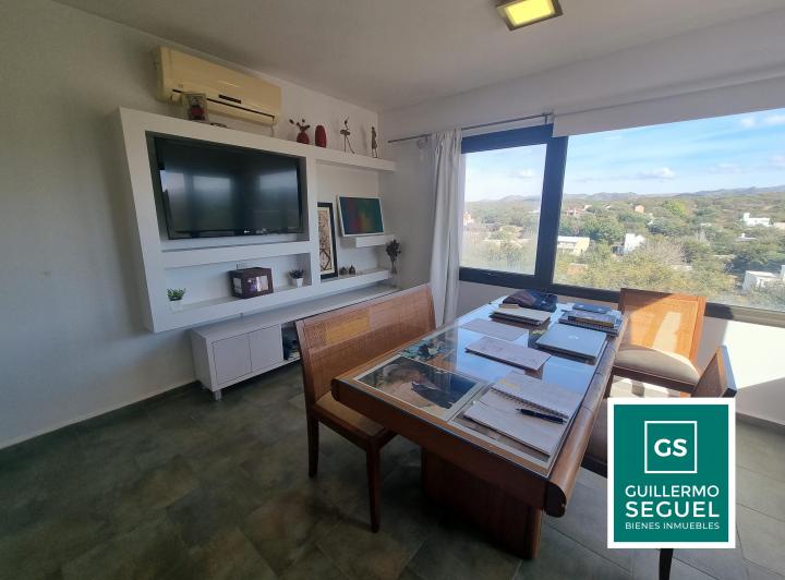 Casa · 342m² · 6 Ambientes · 2 Cocheras