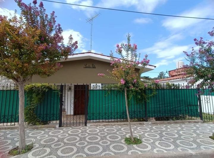 Casa · 117m² · 6 Ambientes · 1 Cochera