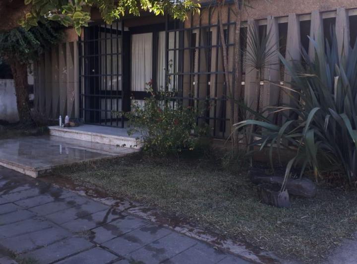 Casa · 354m² · 7 Ambientes · 2 Cocheras
