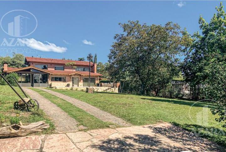 Casa · 246m² · 6 Ambientes · 3 Cocheras