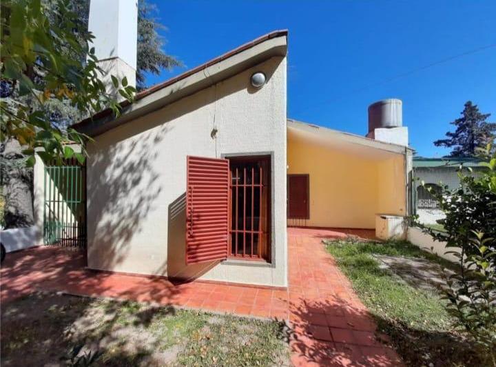 Casa · 164m² · 12 Ambientes · 1 Cochera
