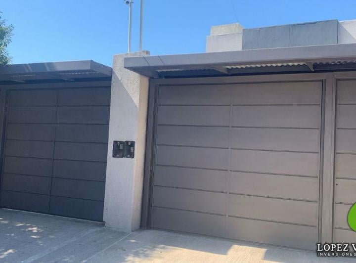 Casa · 150m² · 3 Dormitorios · 2 Cocheras