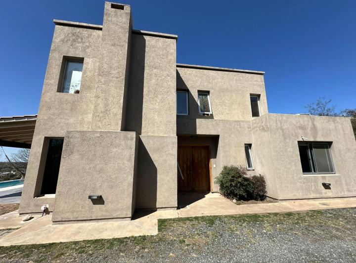 Casa · 382m² · 15 Ambientes · 2 Cocheras