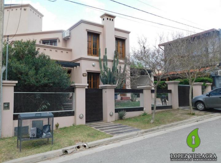 Casa · 190m² · 3 Dormitorios · 2 Cocheras