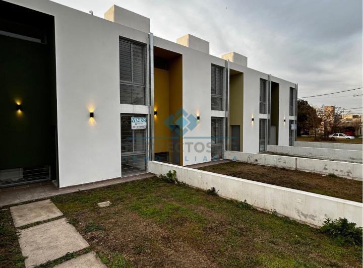 Casa · 80m² · 3 Ambientes · 1 Cochera