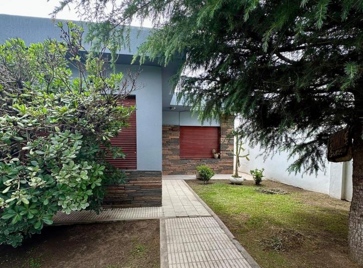 Casa · 142m² · 7 Ambientes