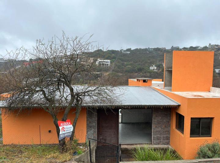 Casa · 130m² · 3 Ambientes · 1 Cochera