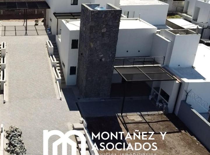 Casa · 97m² · 5 Ambientes · 2 Cocheras