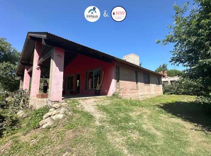 Casa · 1085m² · 4 Ambientes · 1 Cochera