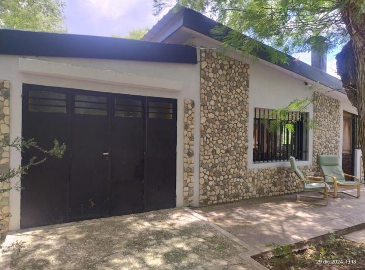 Casa · 246m² · 4 Ambientes · 1 Cochera