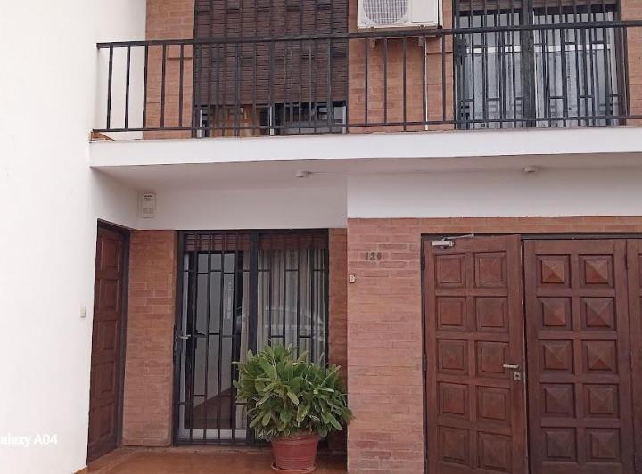 Casa · 164m² · 4 Dormitorios · 3 Cocheras