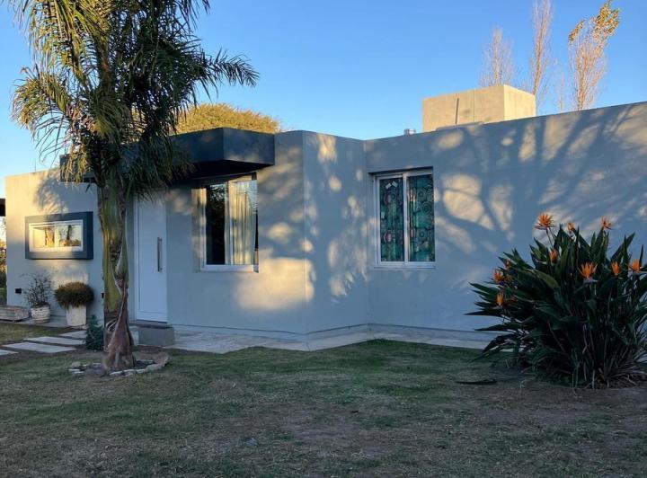 Casa · 250m² · 7 Ambientes · 1 Cochera