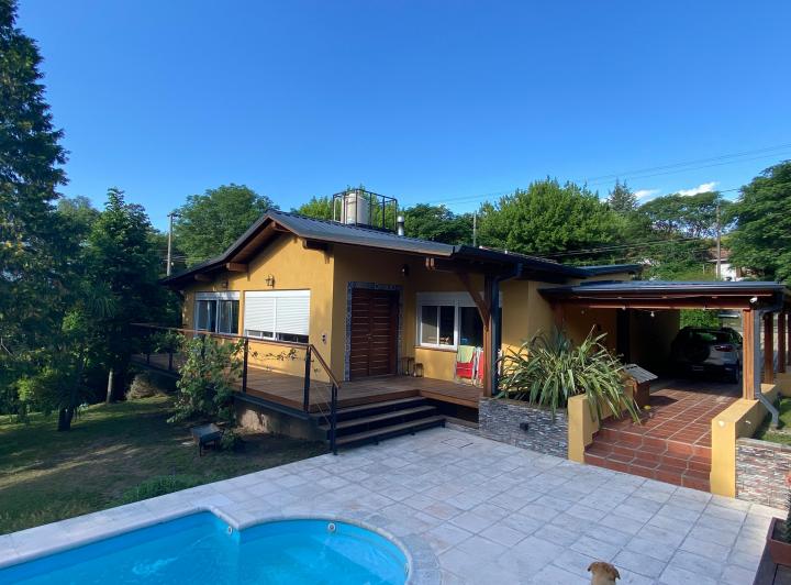 Casa · 225m² · 3 Ambientes · 2 Cocheras