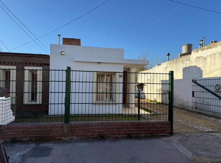 Casa · 150m² · 4 Ambientes · 3 Cocheras