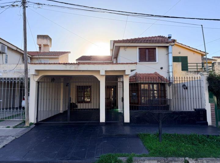 Casa · 171m² · 5 Ambientes · 1 Cochera