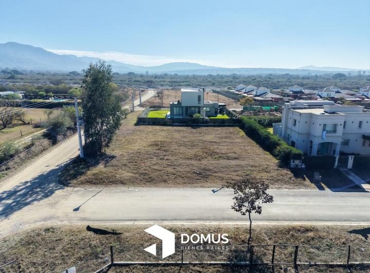 Terreno · 821m²