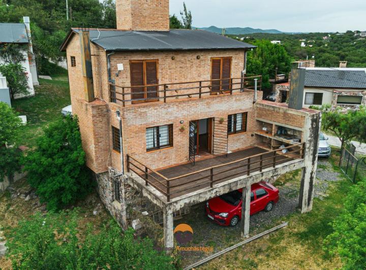 Casa · 168m² · 3 Ambientes · 2 Cocheras