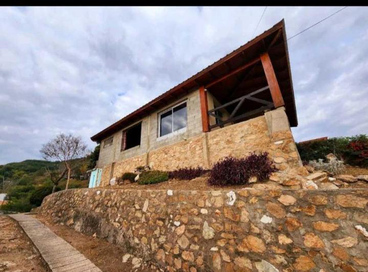 Casa · 145m² · 3 Dormitorios · 2 Cocheras