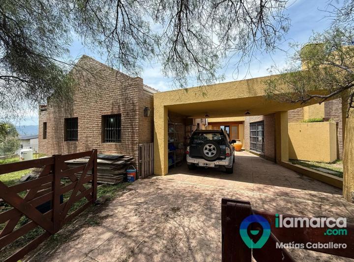 Casa · 240m² · 2 Dormitorios · 2 Cocheras