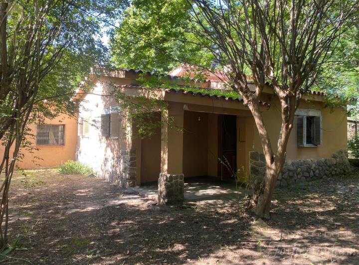 Casa · 871m² · 2 Dormitorios