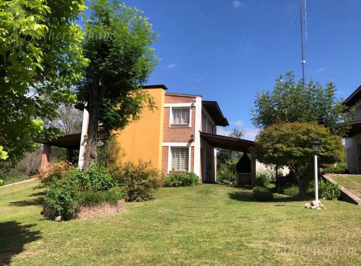 Casa · 1800m²