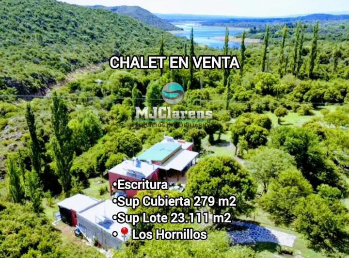 Casa · 383m² · 4 Ambientes · 1 Cochera