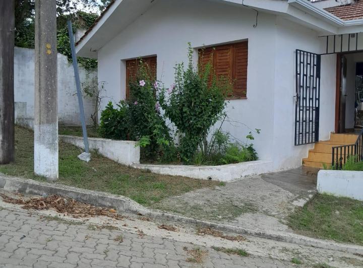 Casa · 200m² · 3 Dormitorios · 1 Cochera
