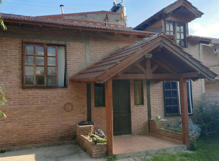 Casa · 160m² · 6 Ambientes · 2 Cocheras