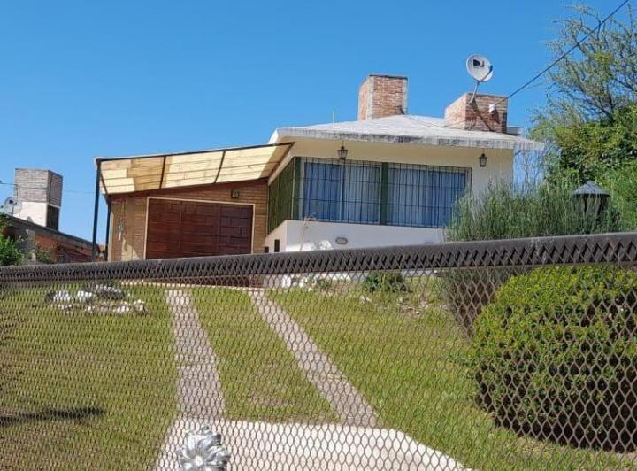 Casa · 150m² · 3 Dormitorios · 2 Cocheras