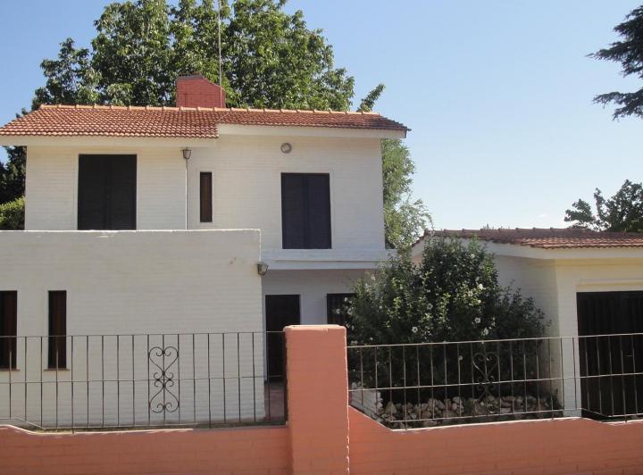 Casa · 130m² · 5 Ambientes · 2 Cocheras