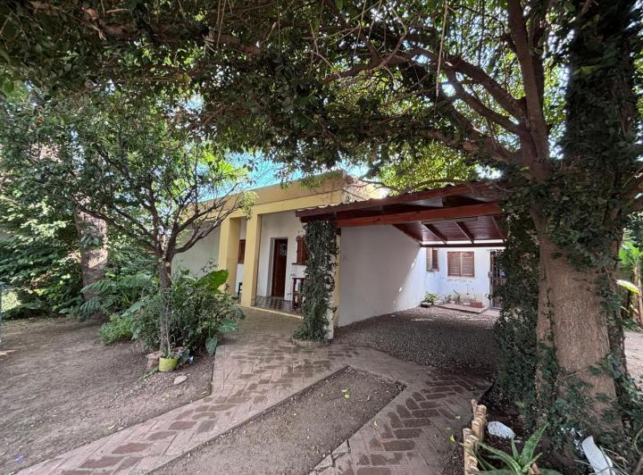 Casa · 150m² · 5 Ambientes · 2 Cocheras