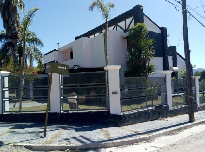 Casa · 600m² · 4 Ambientes · 4 Cocheras